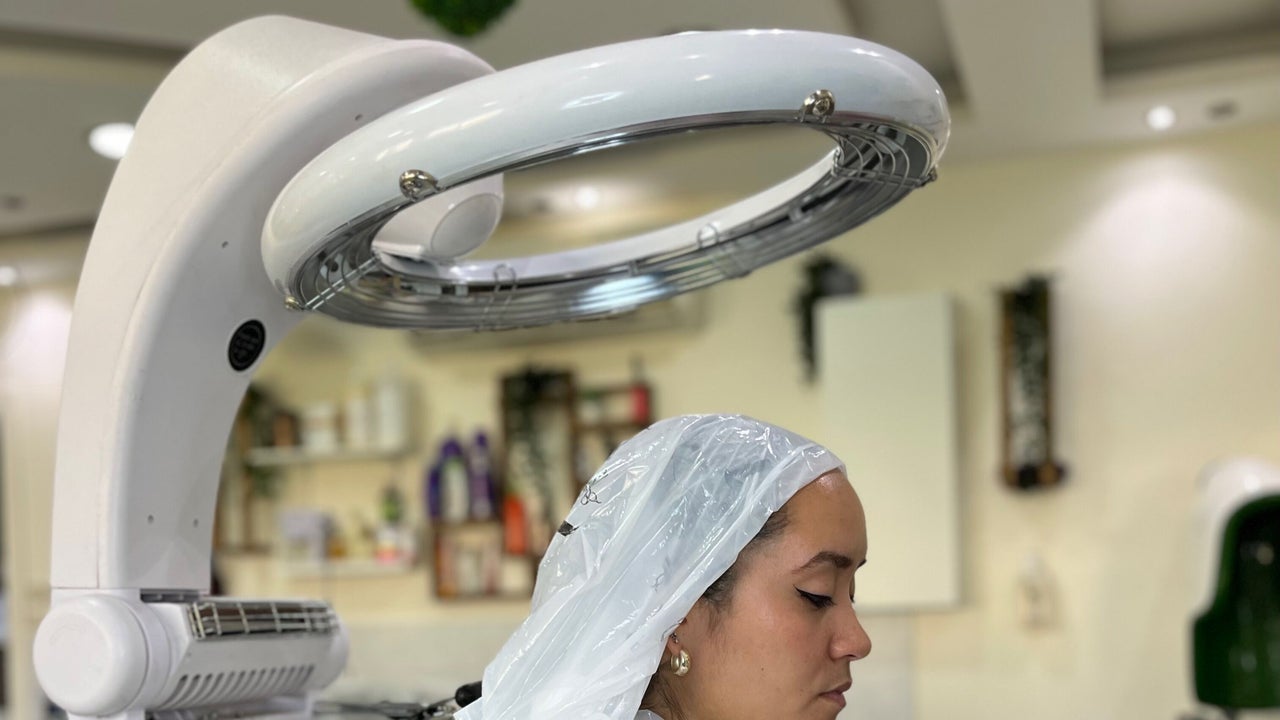 Curlz Beauty Center