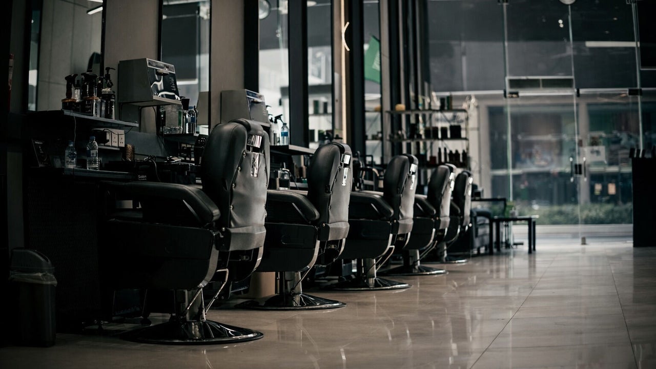 1/2 Cuts Salon صالون هاف كت | Al Aziziyah