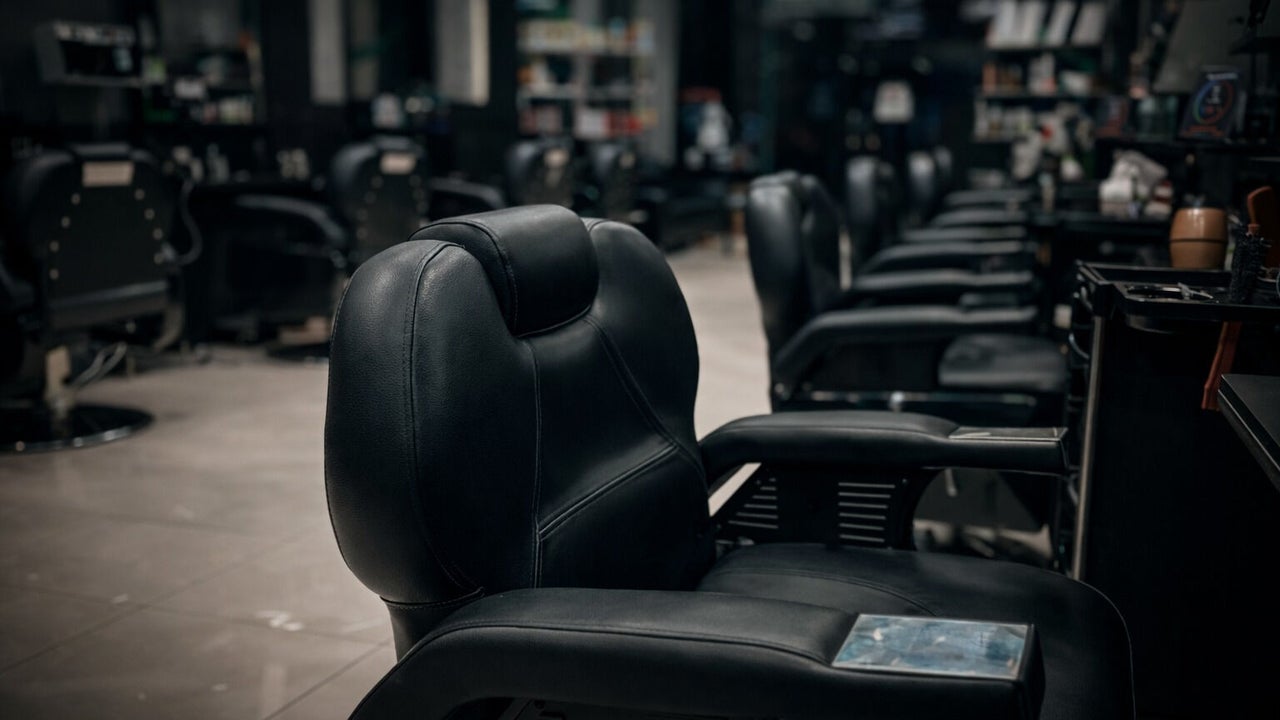 1/2 Cuts Salon صالون هاف كت | Al Aziziyah