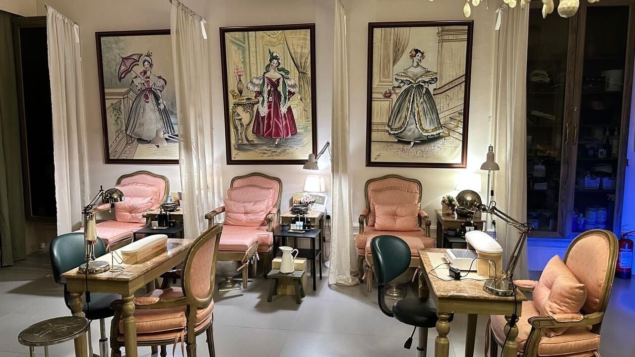 Four Branches Spa Beautyمركز الأغصان الاربعة للتزيين النسائي