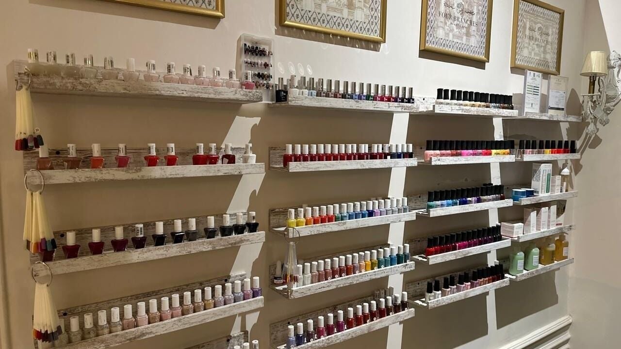 Four Branches Spa Beautyمركز الأغصان الاربعة للتزيين النسائي