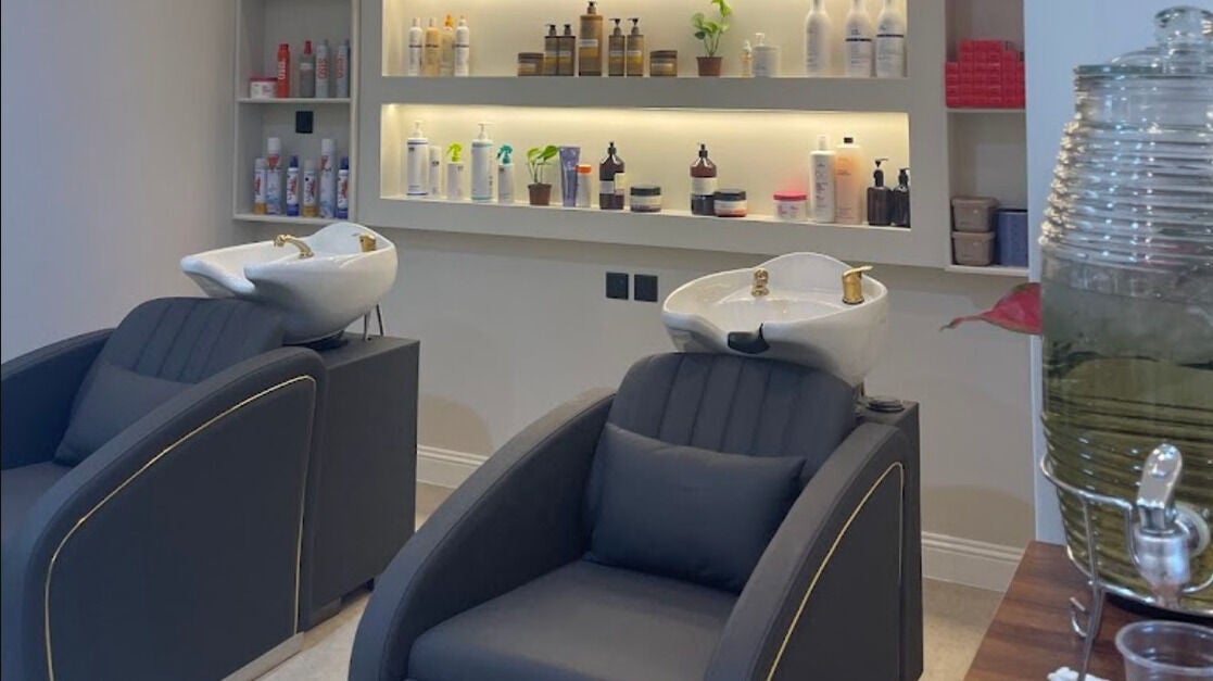 Four Sisters Salon
