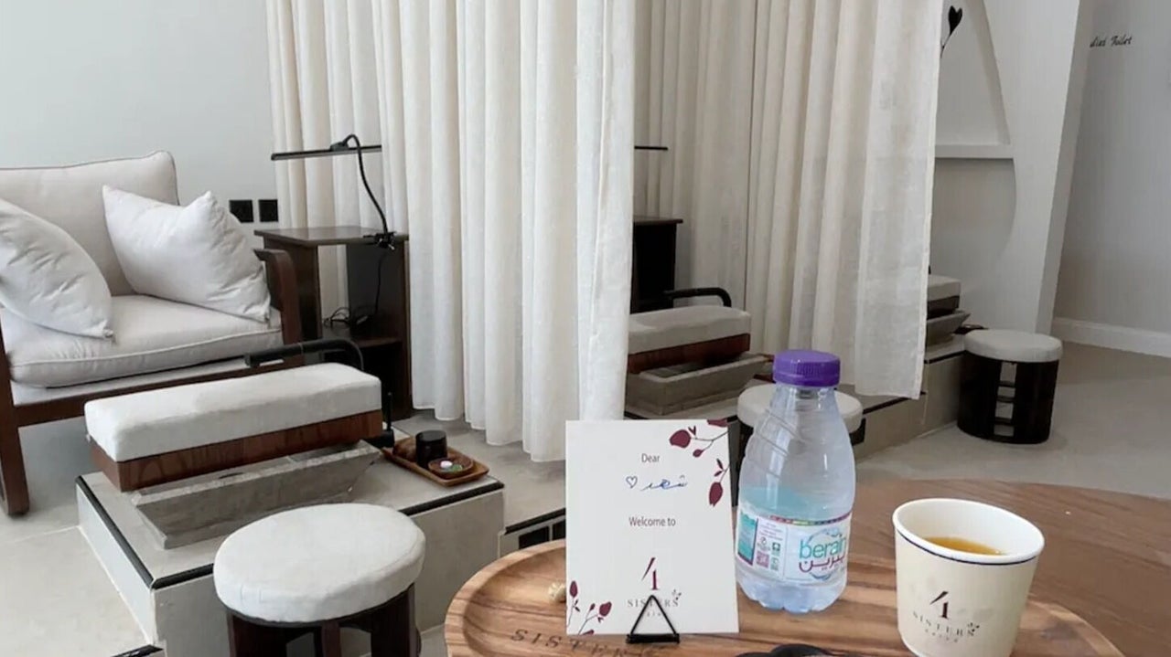 Four Sisters Salon