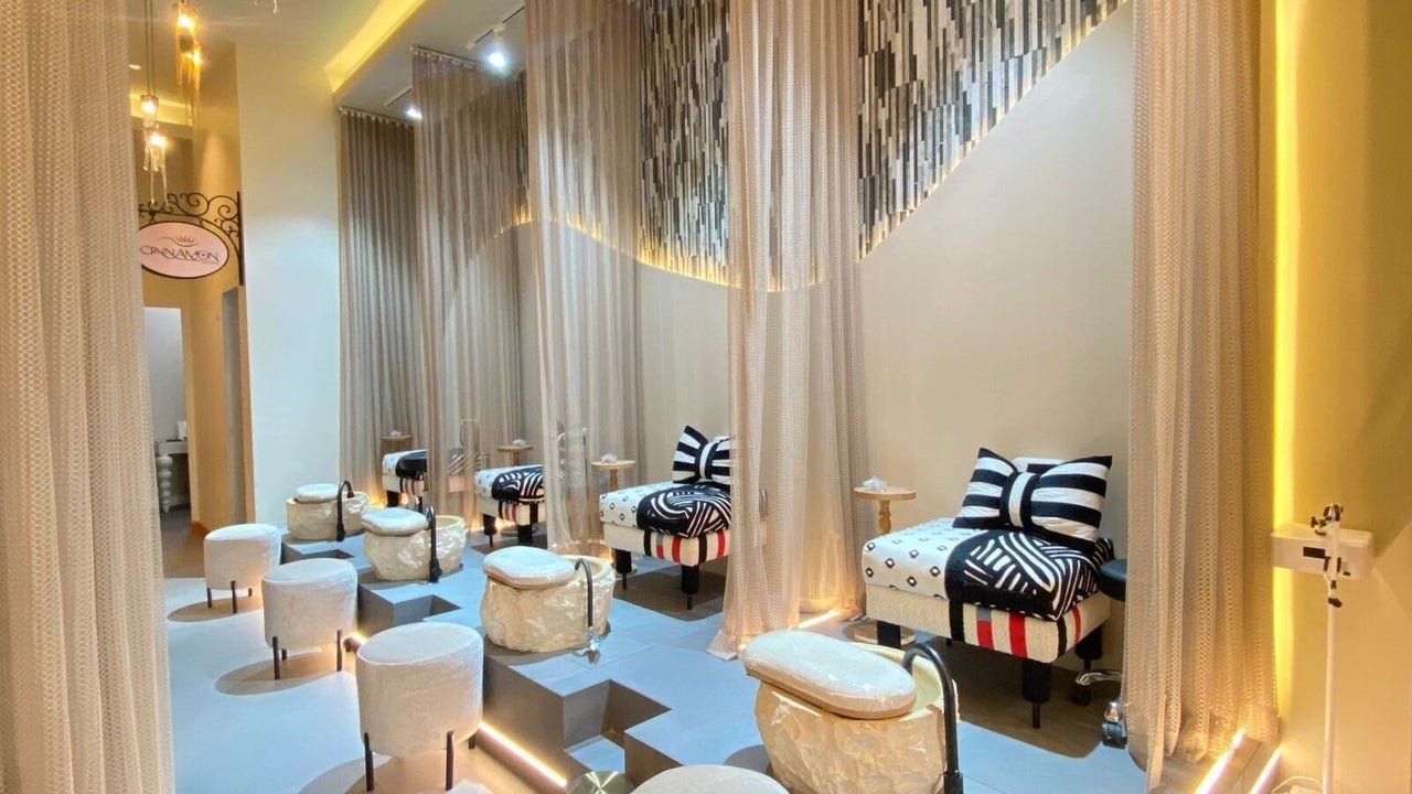 Cinnamon boutique lash & nail bar
