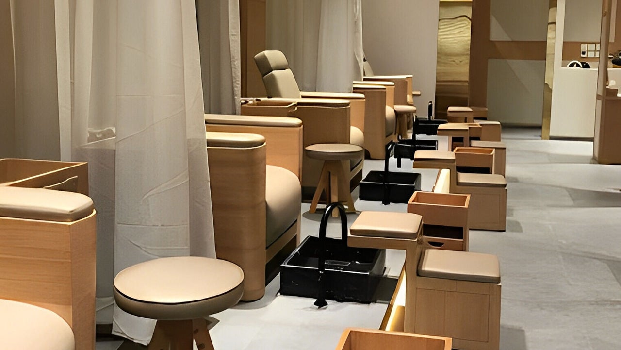 Vernis Nail Spa - Al Nakheel Branch