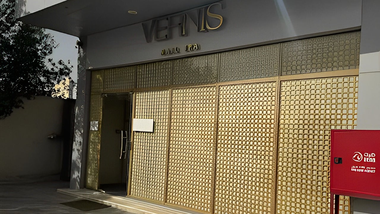 Vernis Nail Spa - Al Nakheel Branch