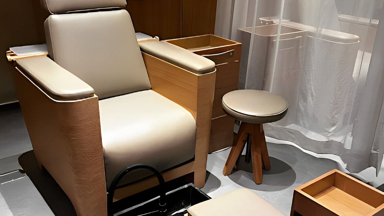 Vernis Nail Spa - Al Nakheel Branch