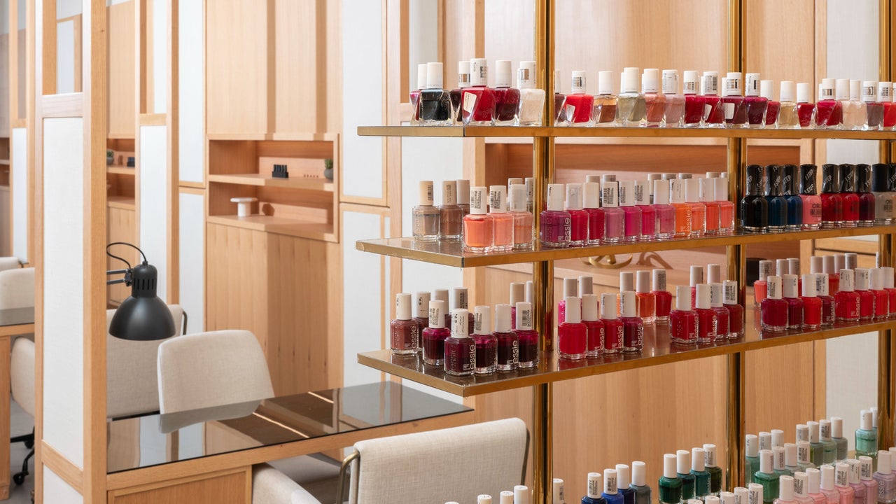 Vernis Nail Spa - Al Nakheel Branch