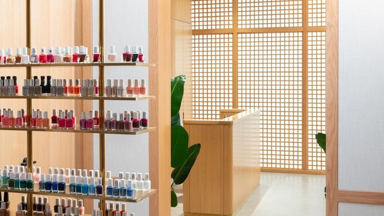 Vernis Nail Spa - Al Nakheel Branch