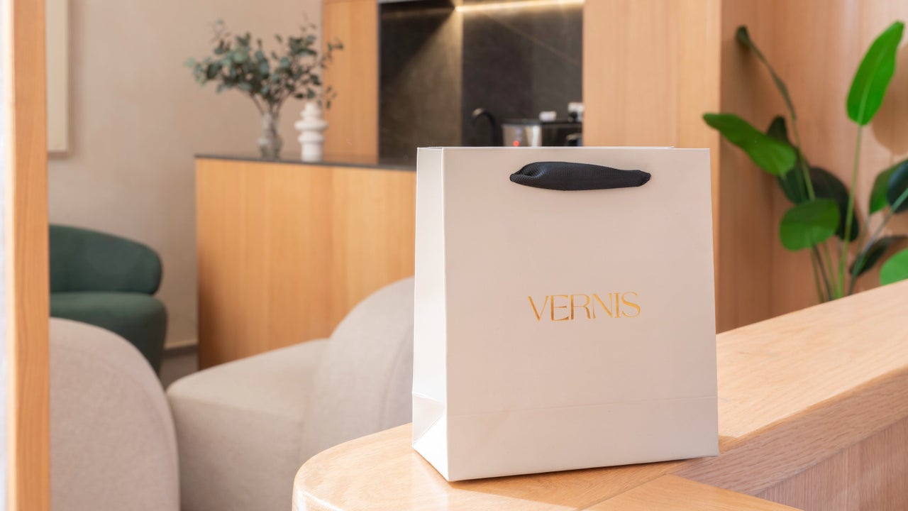 Vernis Nail Spa - Al Nakheel Branch