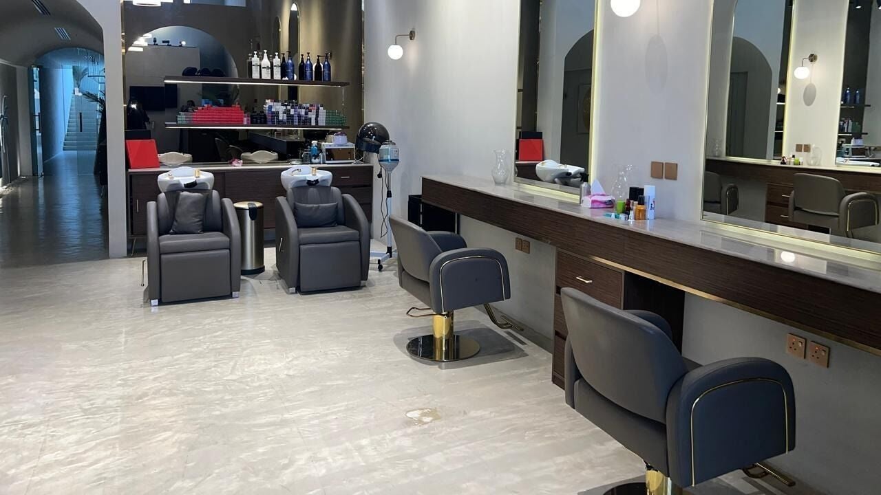 Summer Breeze Salon & Spa