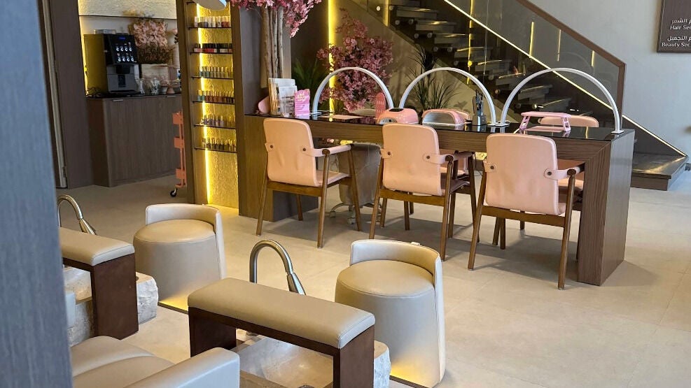 Pinky Beauty Salon