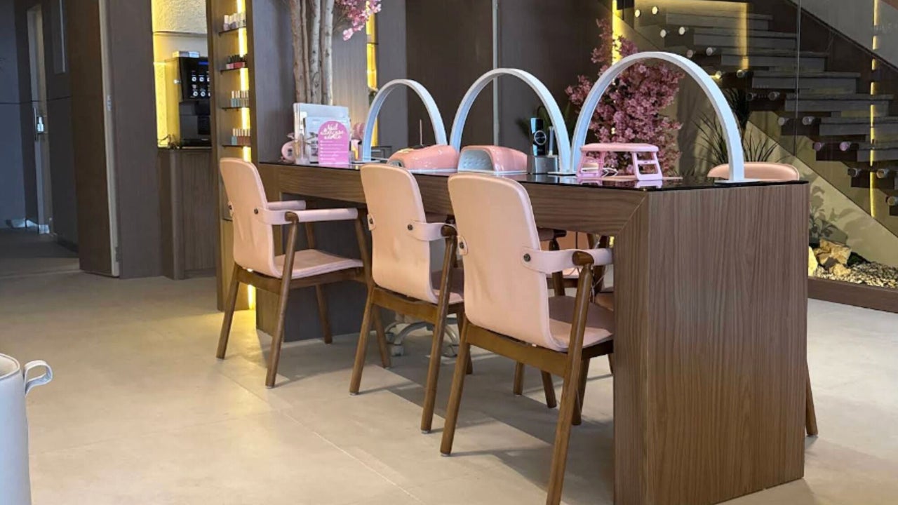 Pinky Beauty Salon