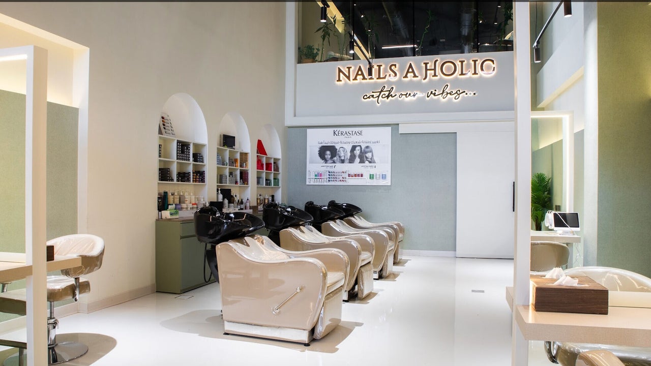 Holic Beauty Lounge - AlWurud Branch
