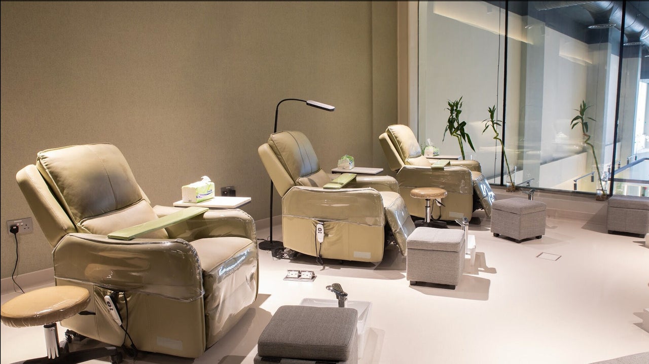 Holic Beauty Lounge - AlWurud Branch