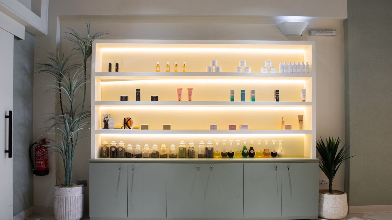 Holic Beauty Lounge - AlWurud Branch