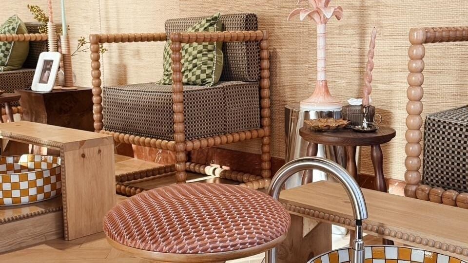 Day and Dawn Salon
