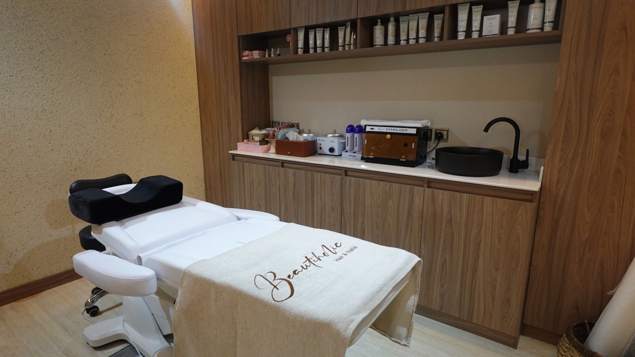 Beautiholic Salon