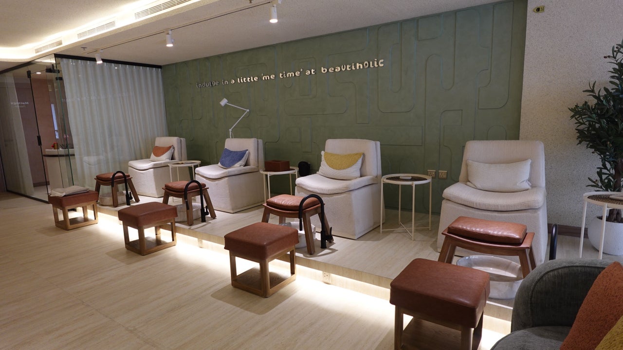 Beautiholic Salon