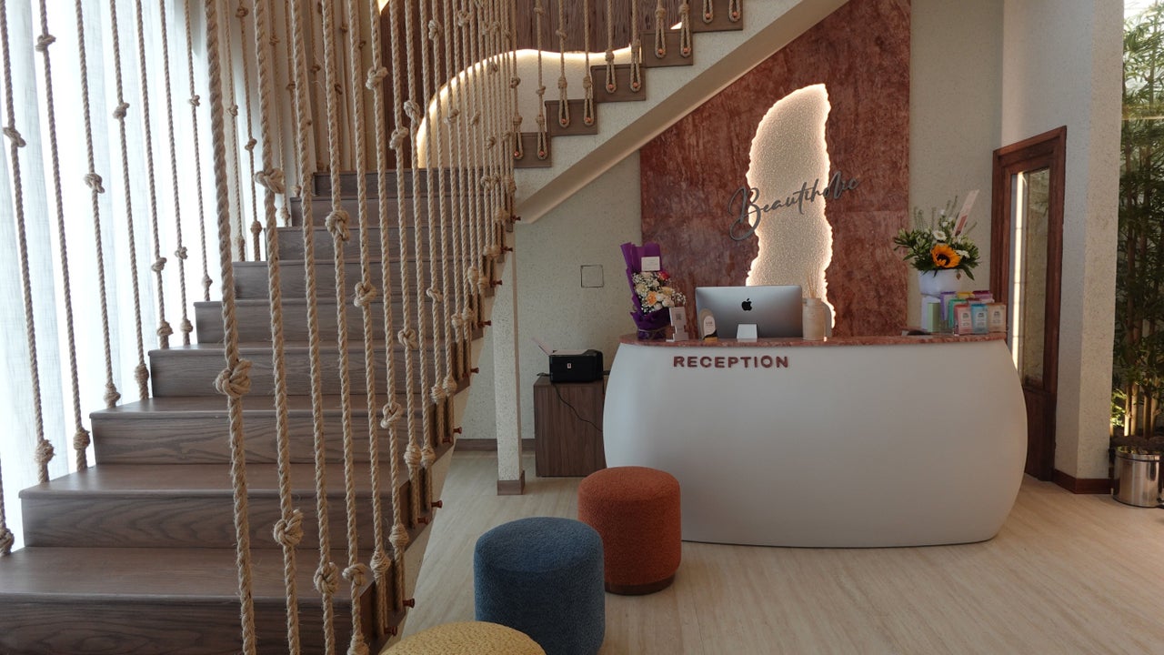Beautiholic Salon