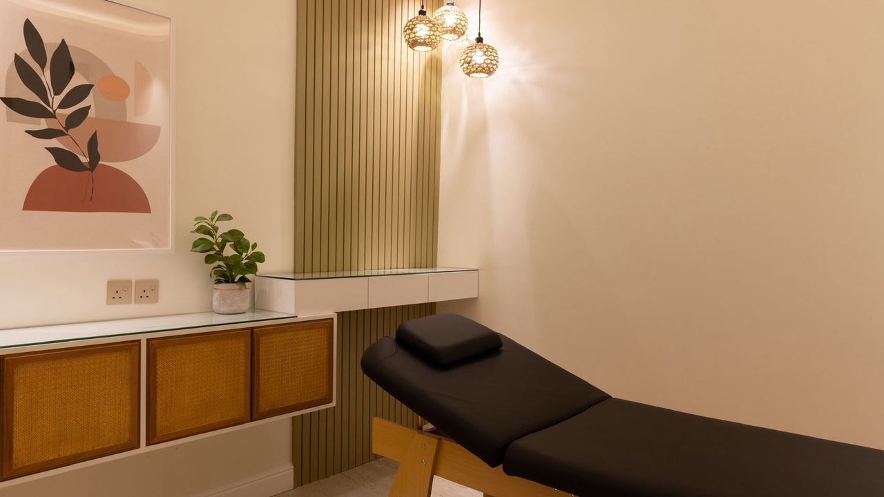 Nails Glow Spa & Salon Al Rawdah