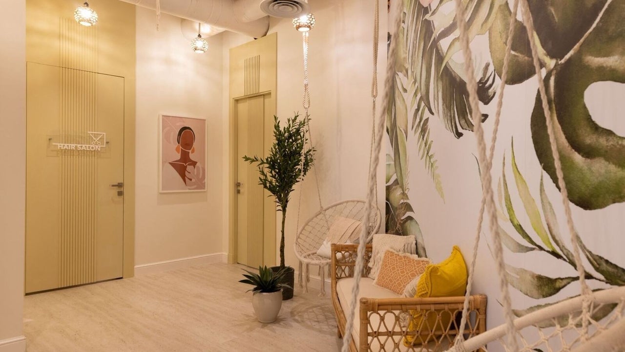 Nails Glow Spa & Salon Al Rawdah