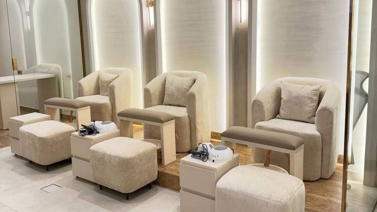 OASIS BEAUTY HOUSE