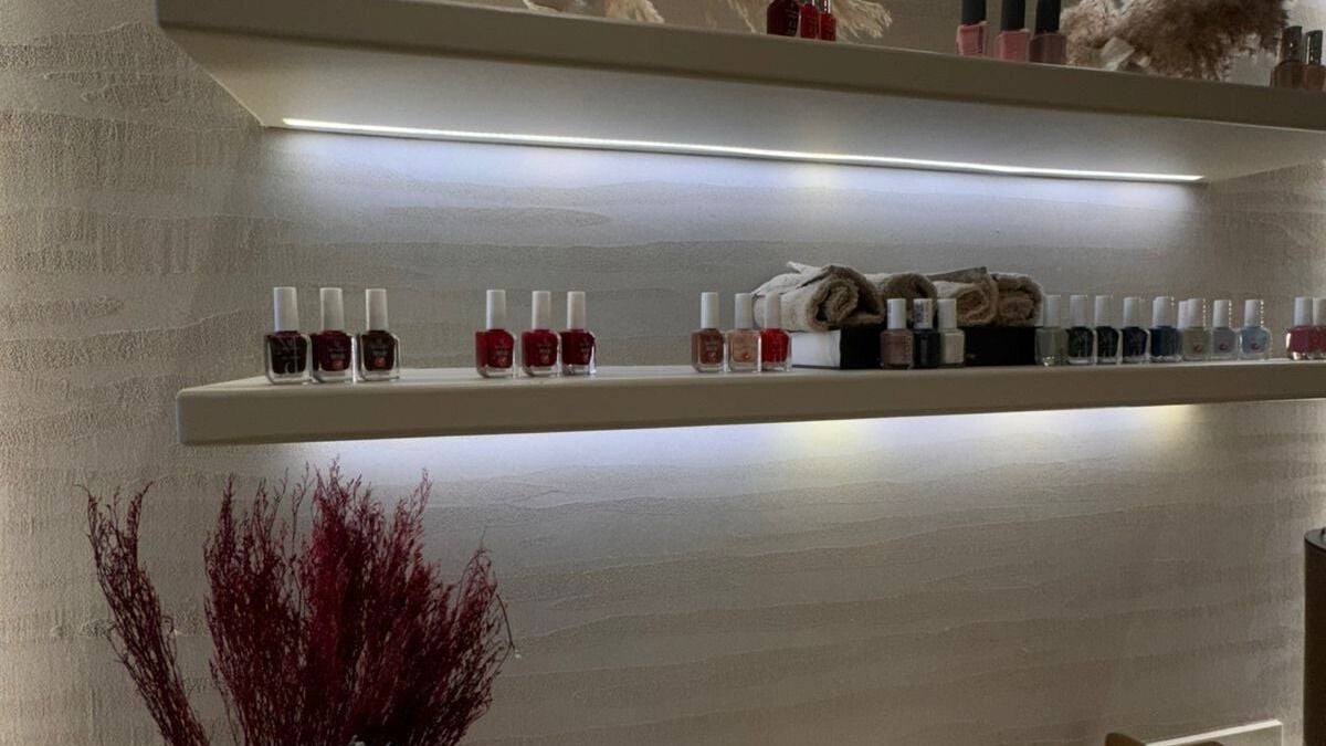 OASIS BEAUTY HOUSE