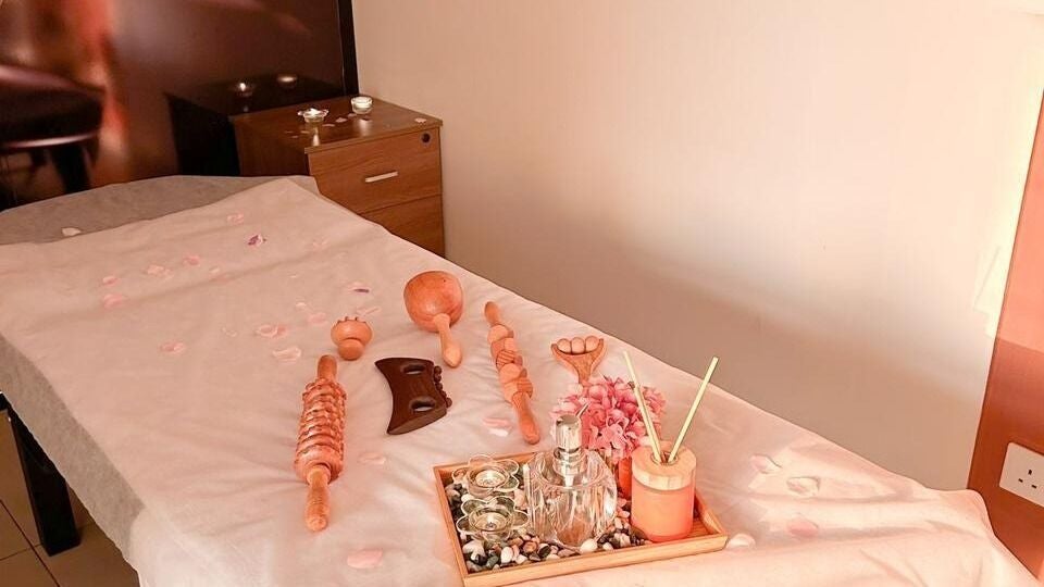 Luxury Nails Women’s Beauty Salon