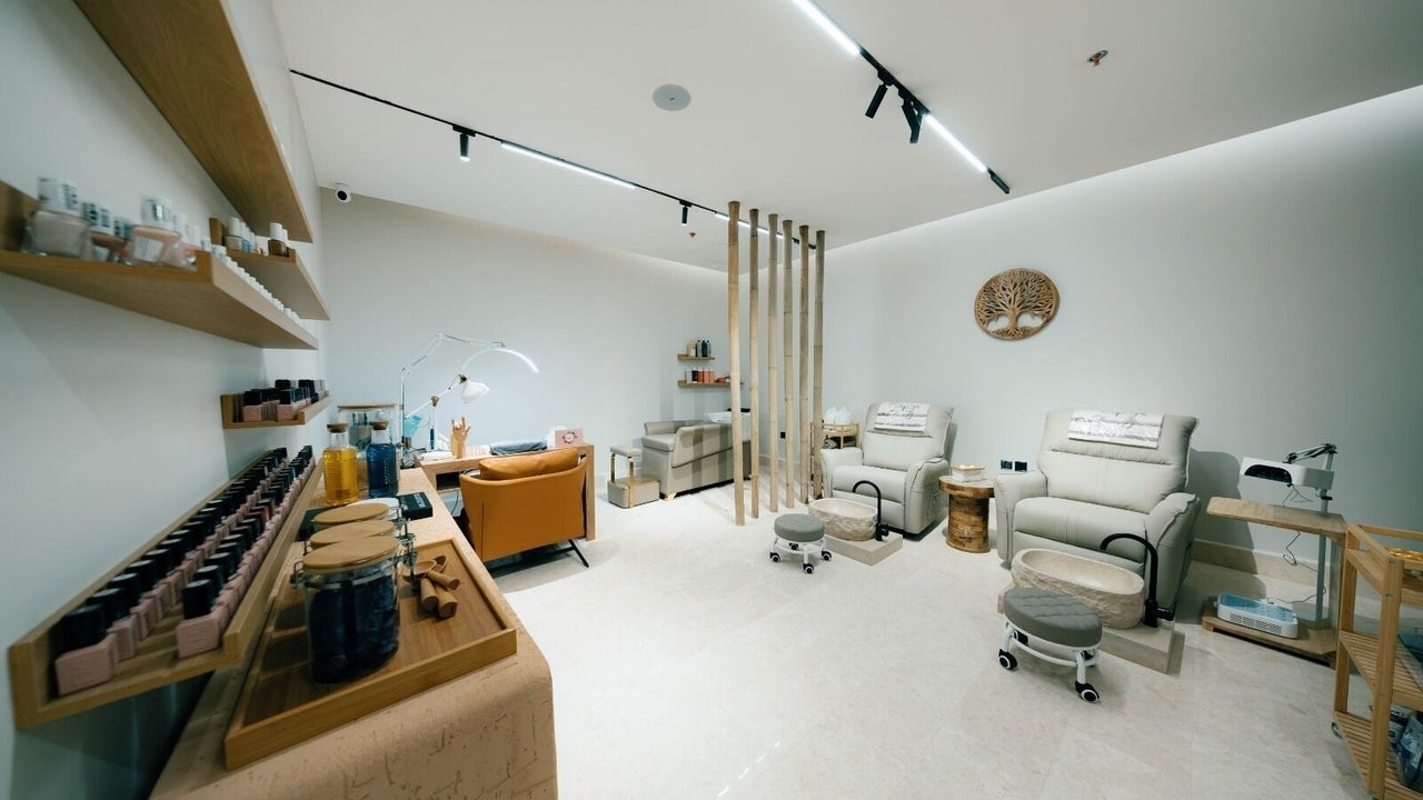 Glow by Sally Beauty Center