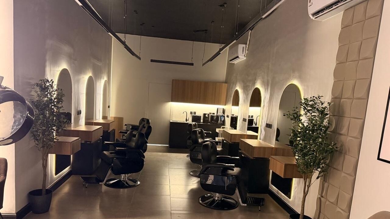 Men's Den Barbershop صالون عرين الرجال