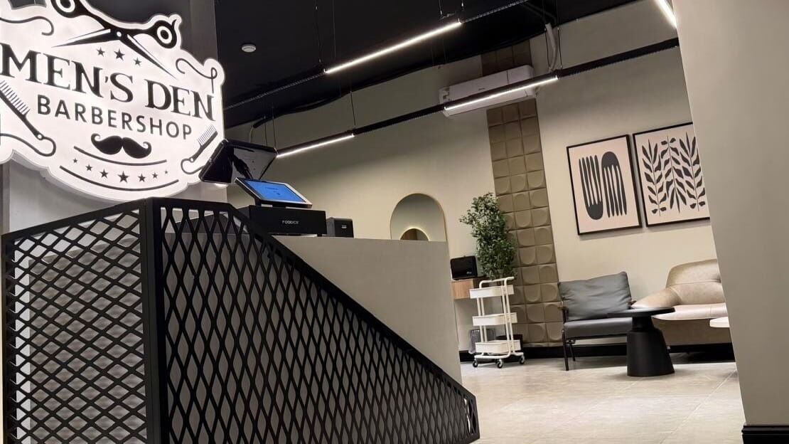Men's Den Barbershop صالون عرين الرجال