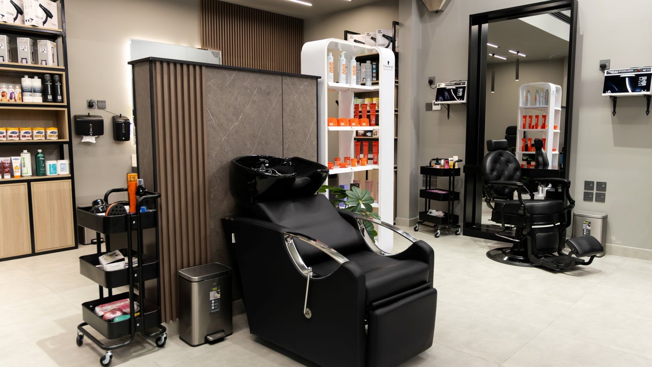 The Address Barber | صالون العنوان الرمال