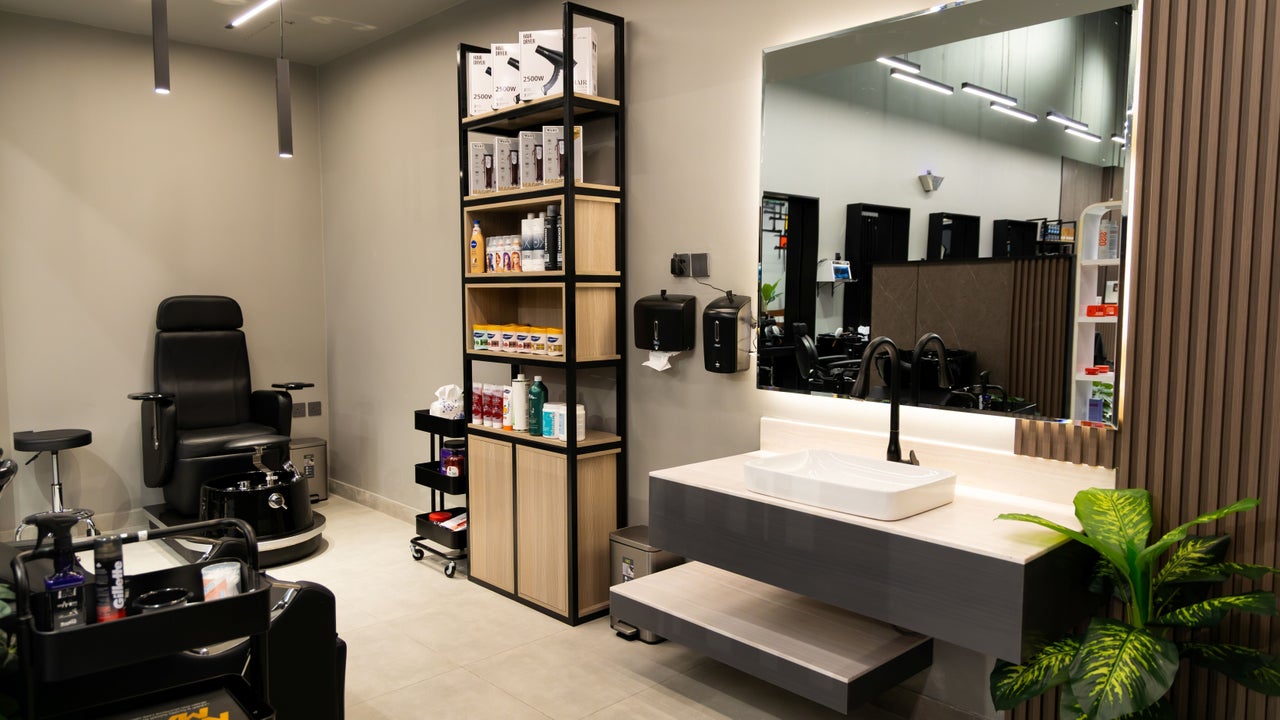 The Address Barber | صالون العنوان الرمال