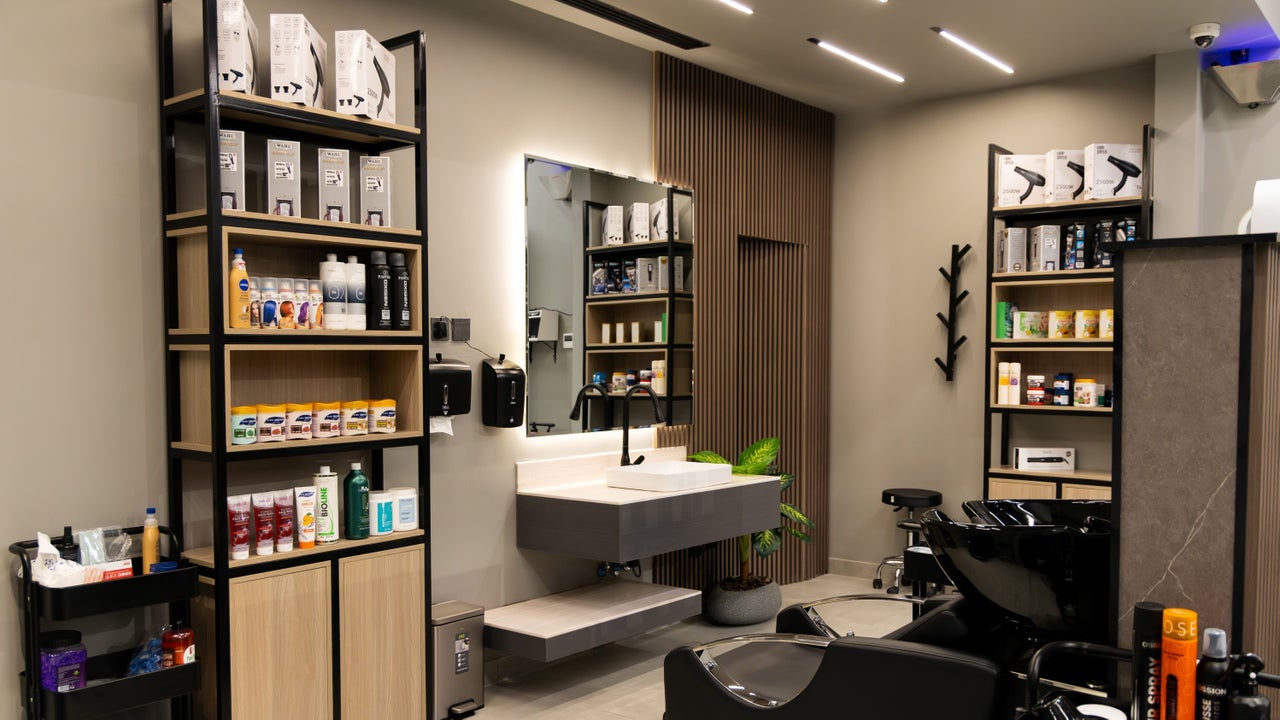 The Address Barber | صالون العنوان الرمال