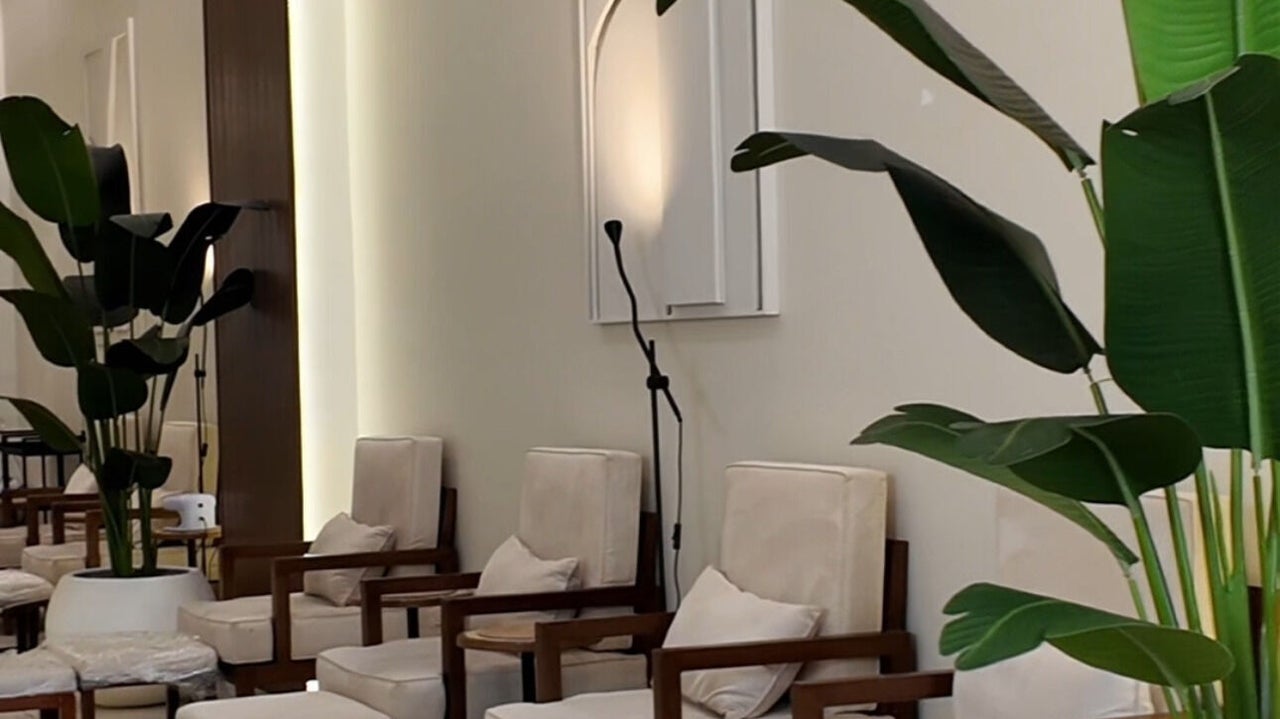 Anella Salon