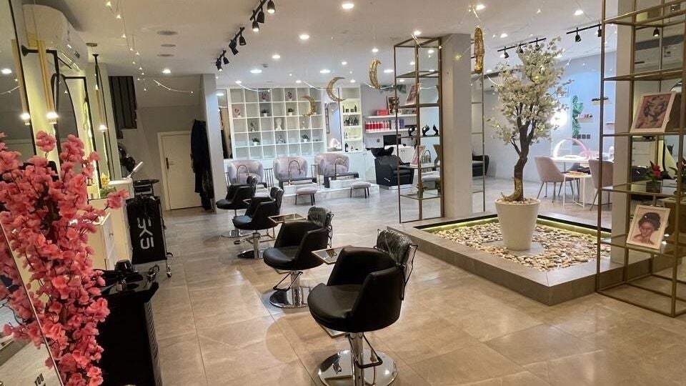 Aurora Beauty Lounge