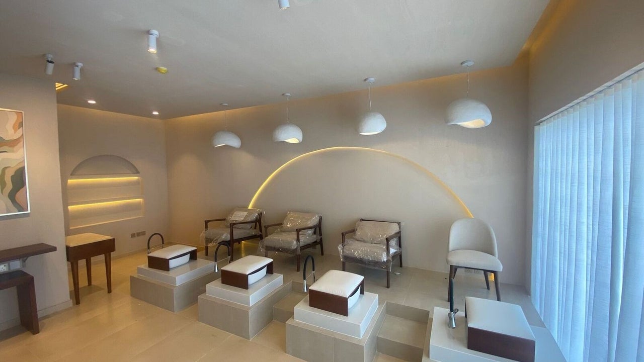 Awi Nail Bar - Al Wadi Branch
