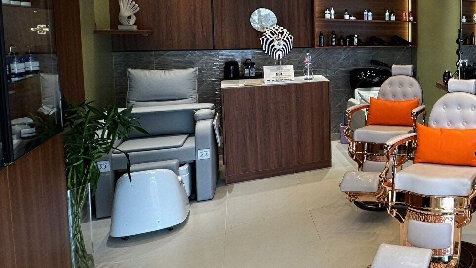 Fades Men Salon