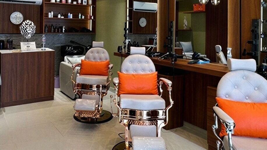 Fades Men Salon