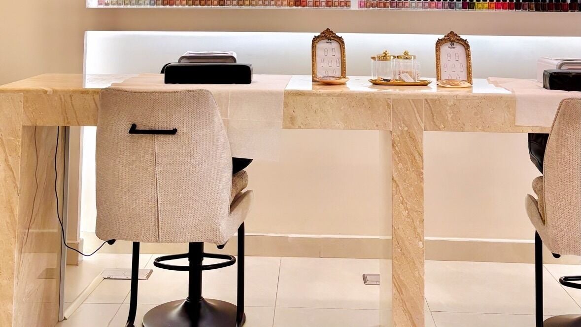 Glowly Salon
