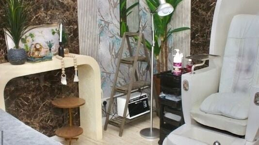 مركز لمسات فاخرة للمساج