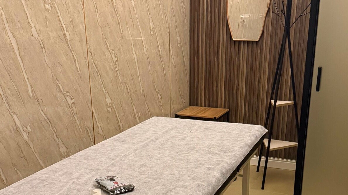 مركز العناية الفاخرة للمساج (3136616)