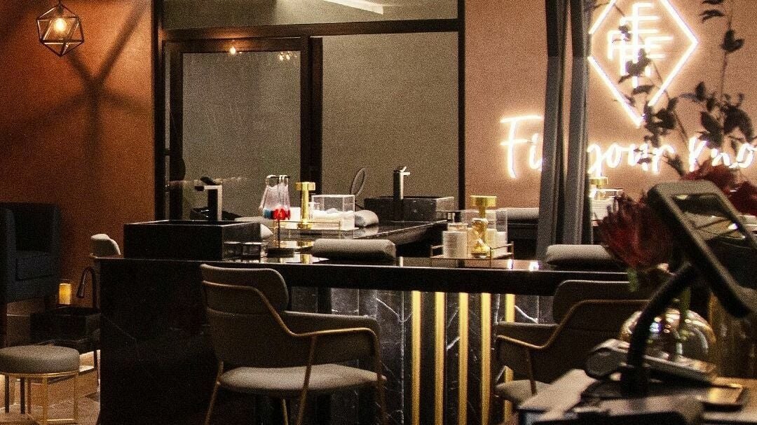 Fix Nails Spa and Salon