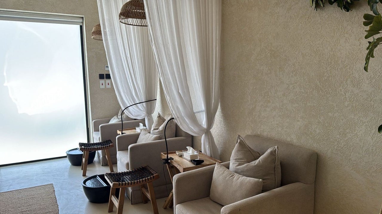 Mano Nail Salon