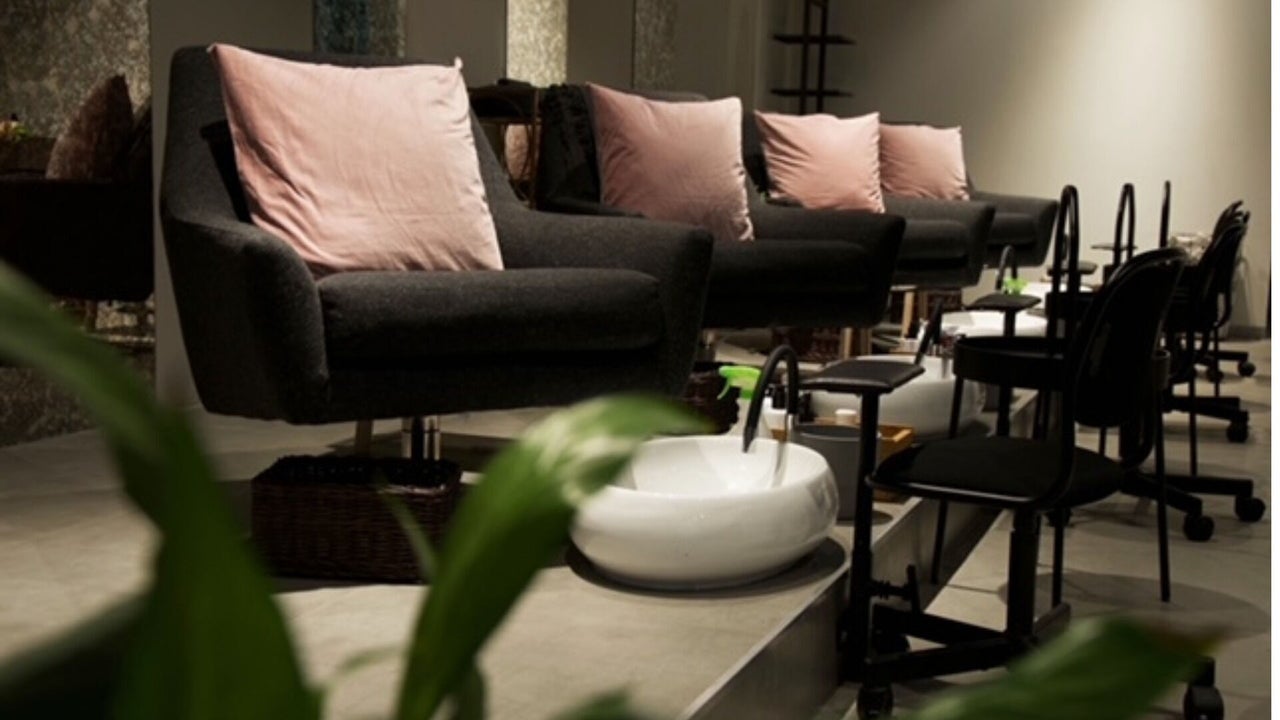 La Lune Nail Spa