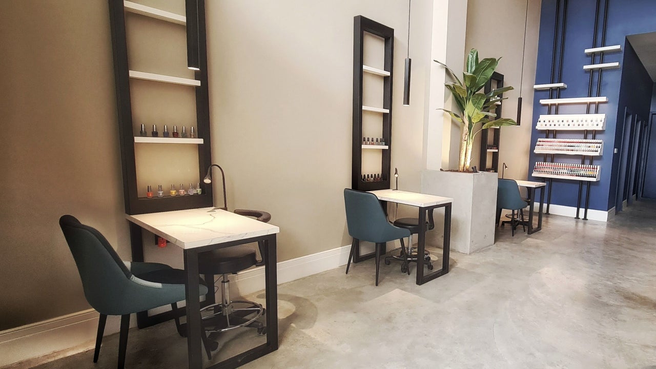 Circle Nail Bar