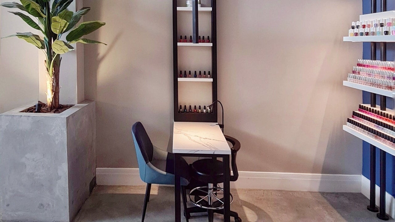 Circle Nail Bar