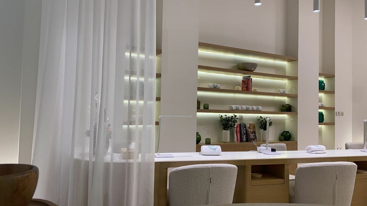 Buff Nail Spa
