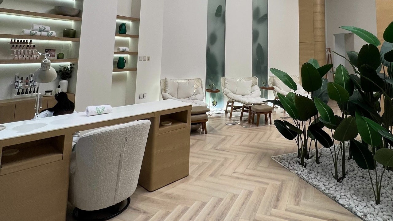 Buff Nail Spa